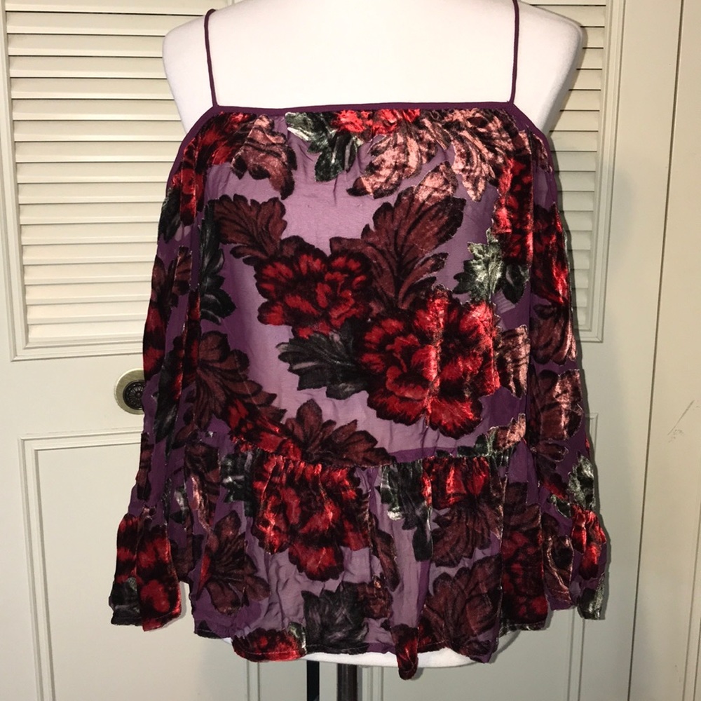 Sheet off the shoulder top with velvet detailing